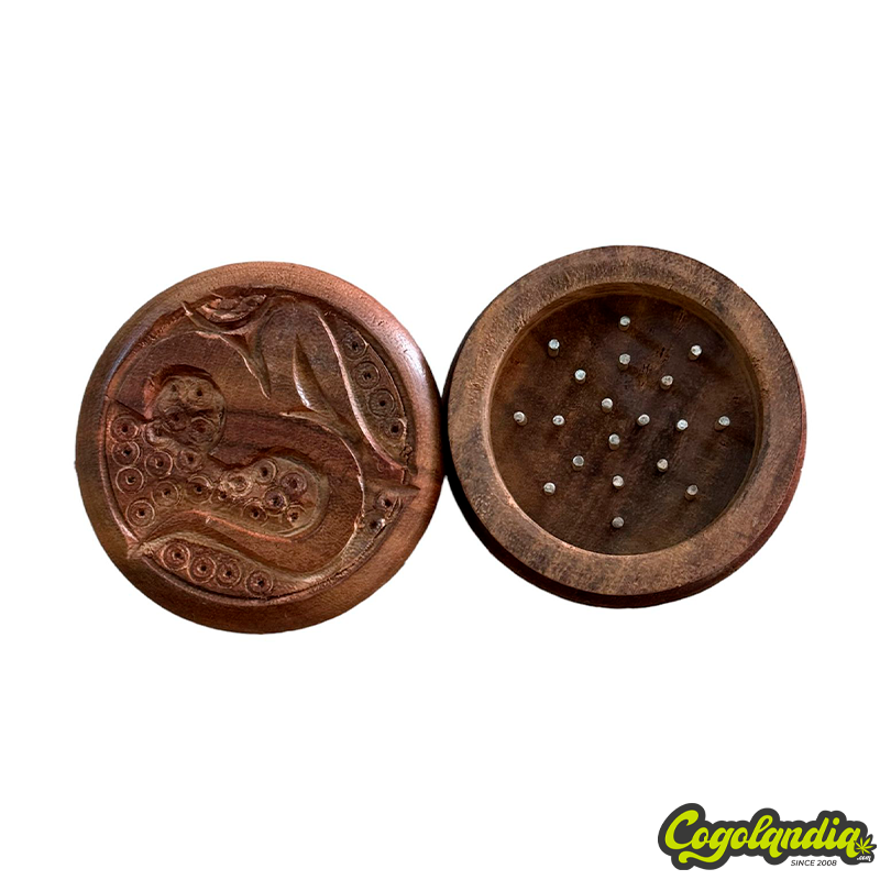 Grinder de madera tallado OM